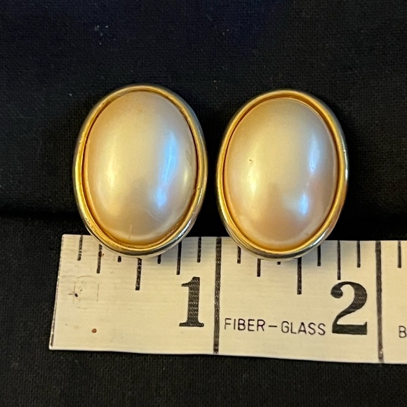 Vintage Liz Claiborne Earrings - Picture 7 of 11